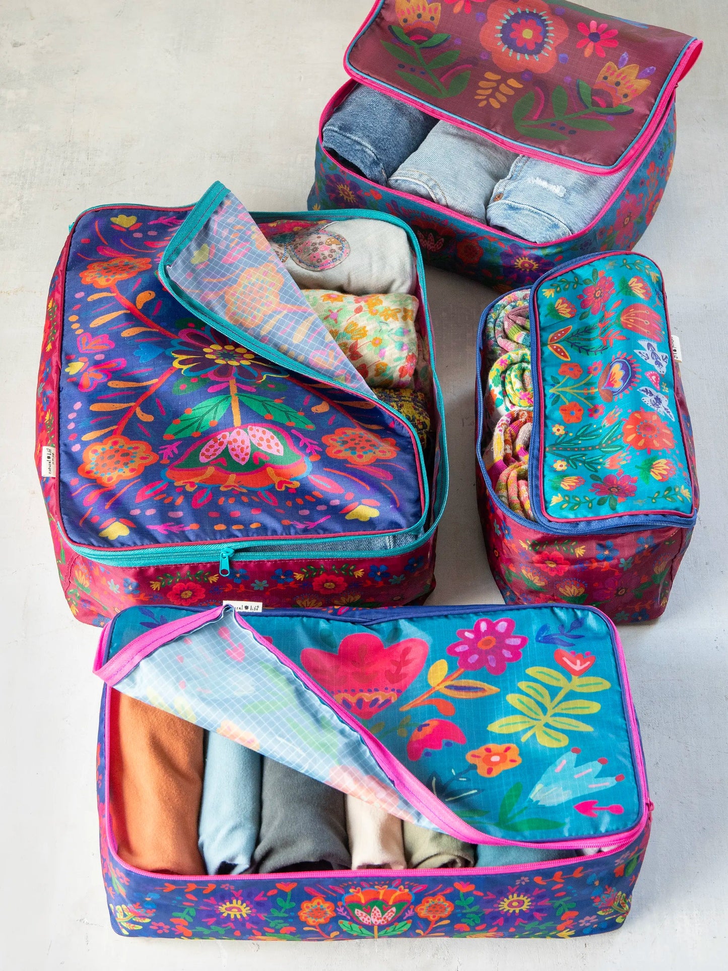 Space-Saving Gorgeous Flower Packing Cubes